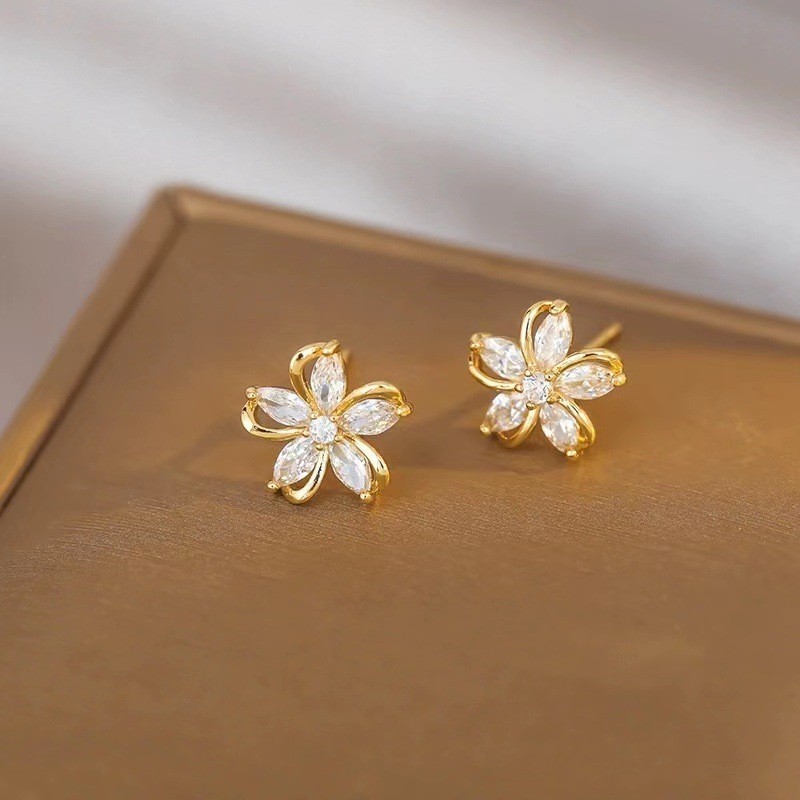 Conch Earring Hoop - Dainty Flower Stud Earrings for Women