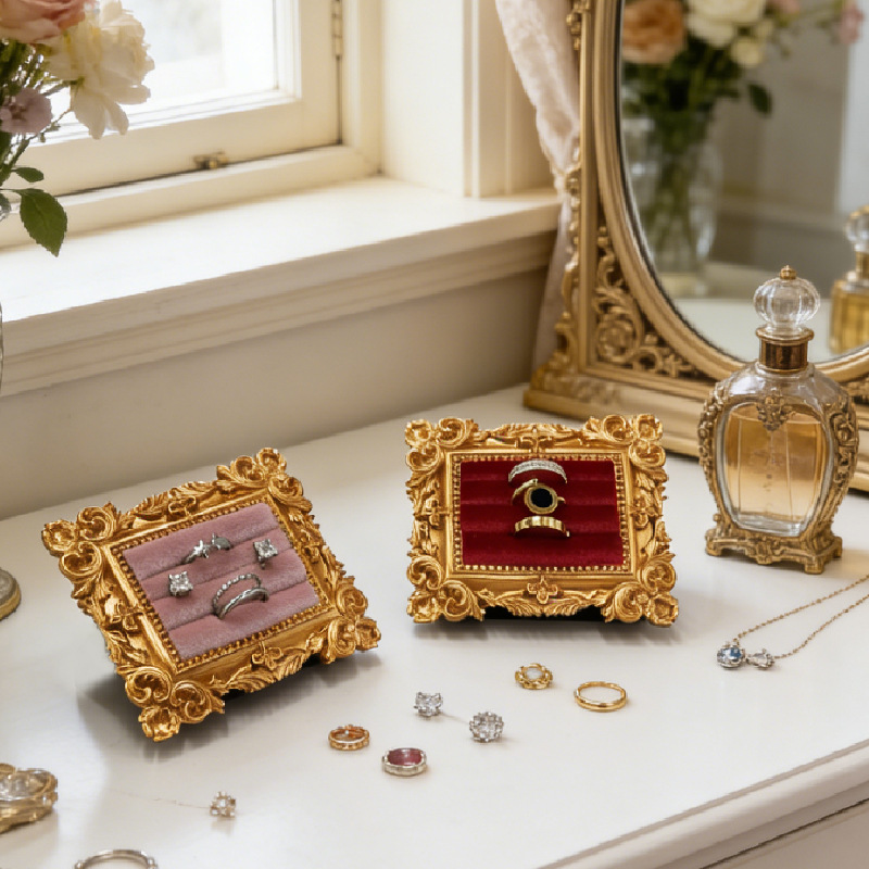 Vintage Picture Frame Ring Dis - Body Jewelry Display recension och pris
