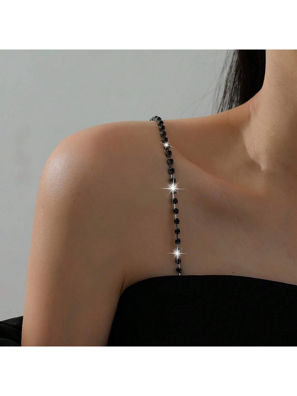 Elegant adjustable rhinestone  - Body Jewelry Bra recension och pris